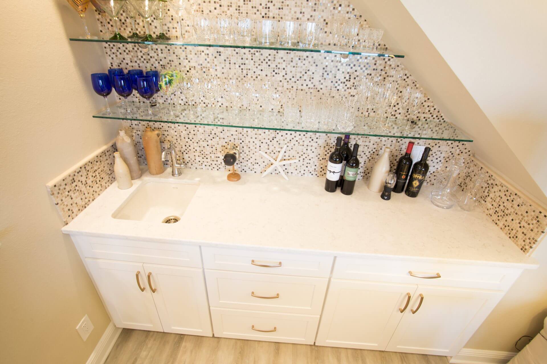 Custom designed wet bar with tile backsplash